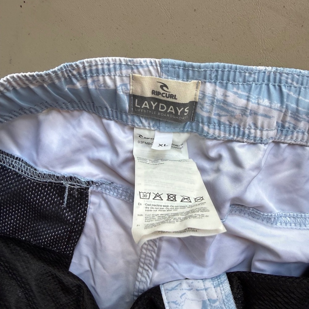 Rip Curl Board Shorts Mens XL Blue Tropical Lay Days 16" Swim Trunks Modern NWT - Picture 3 of 5